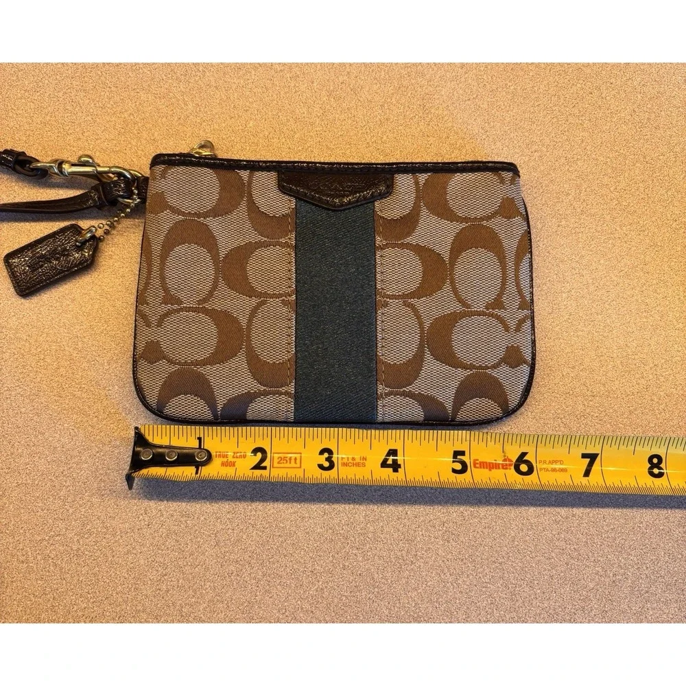 Coach Signature 